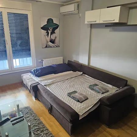 Daire Xstannadan Novi Sad