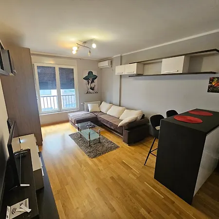 Xstannadan Daire Novi Sad